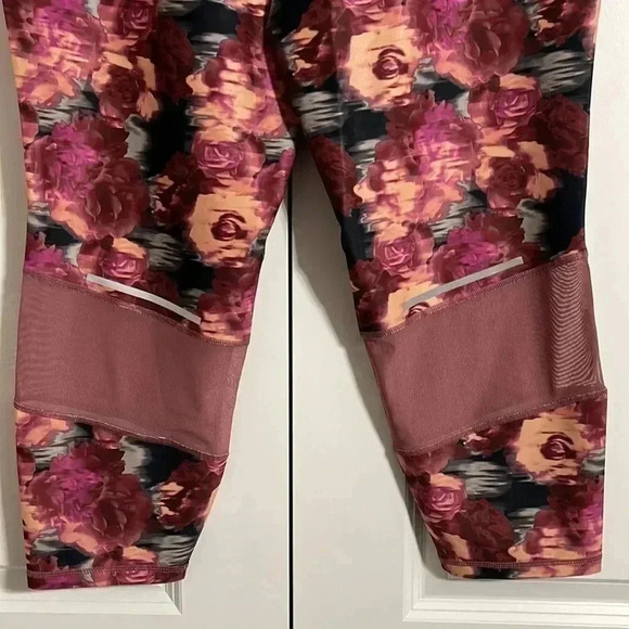 Nine West Active Mesh-Inset Cropped Leggings - Picture 7 of 10